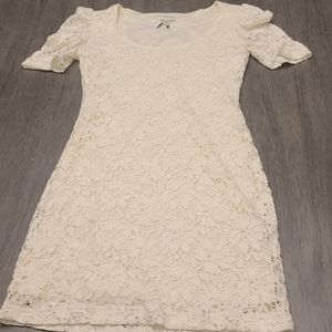 Small Cream/White Dynamite Lace Dress